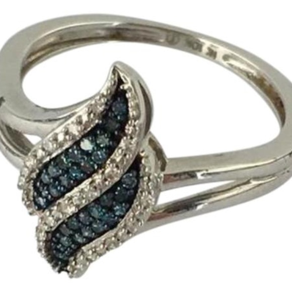 Jewelry - 10K white gold genuine diamond blue sapphire ring